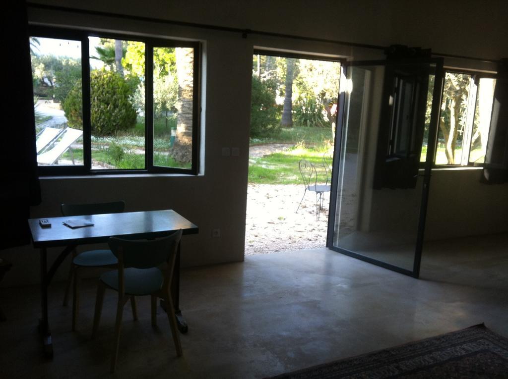 Du Cote De Chez Soi Hotel La Ciotat Kamer foto